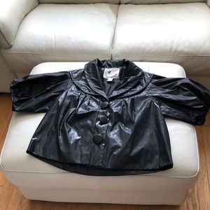 Kenzie short black 3 button raincoat